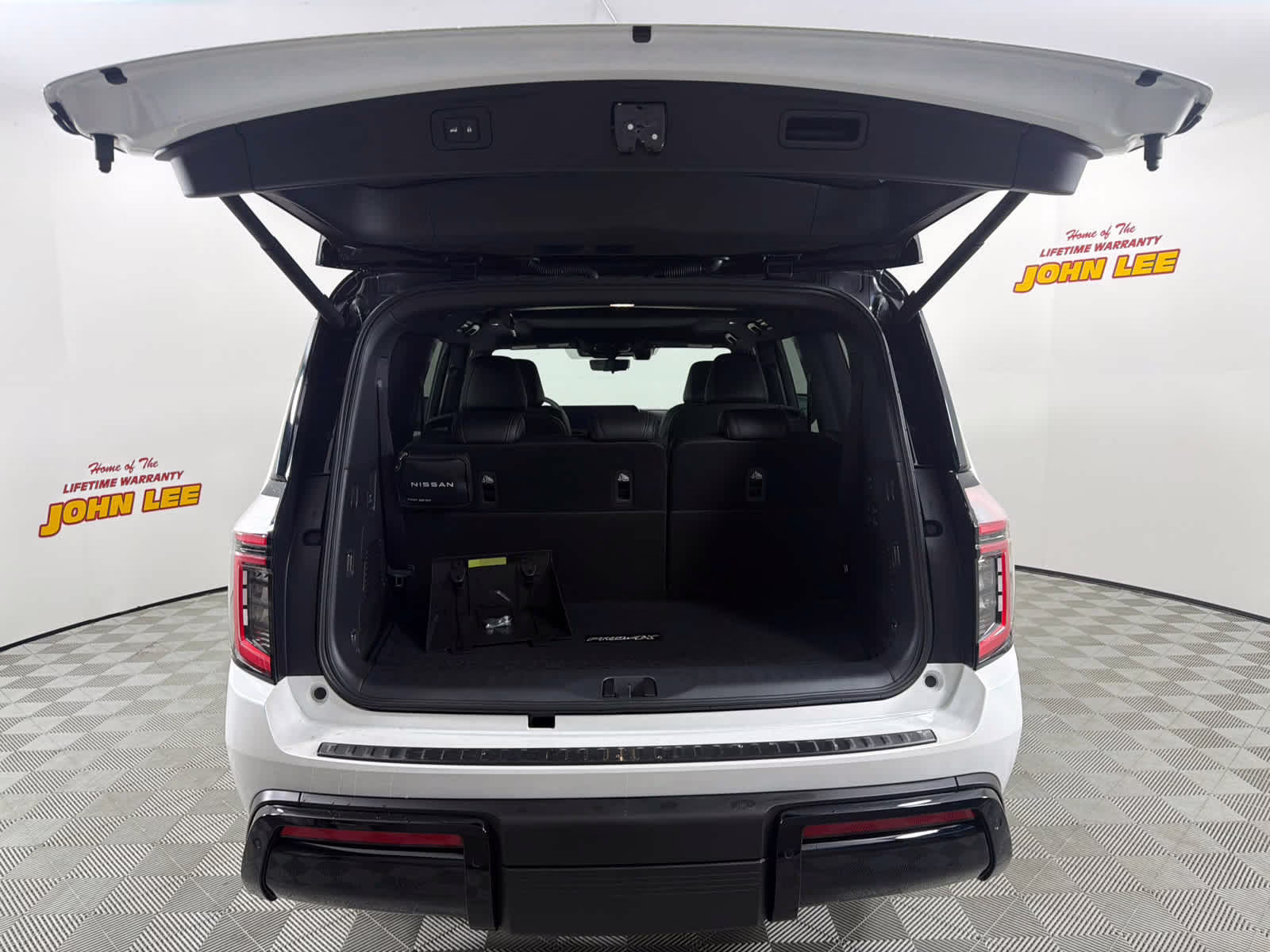 2026 Aspen White Tricoat/Super Black Nissan Armada PRO-4X 4X4 SUV