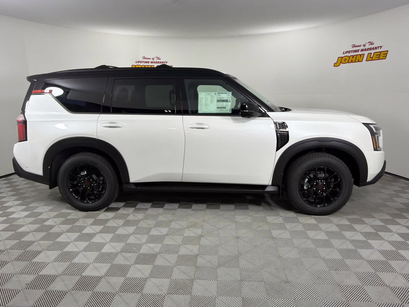 2026 Aspen White Tricoat/Super Black Nissan Armada PRO-4X 4X4 SUV
