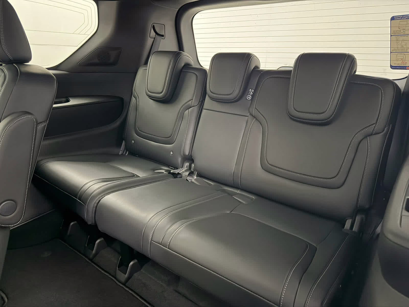 2026 Aspen White Tricoat/Super Black Nissan Armada PRO-4X 4X4 SUV