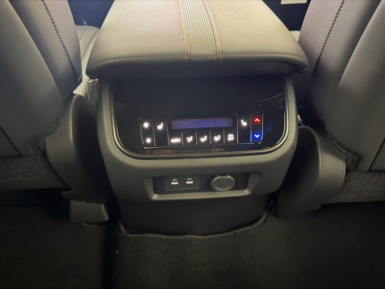 2026 Aspen White Tricoat/Super Black Nissan Armada PRO-4X 4X4 SUV