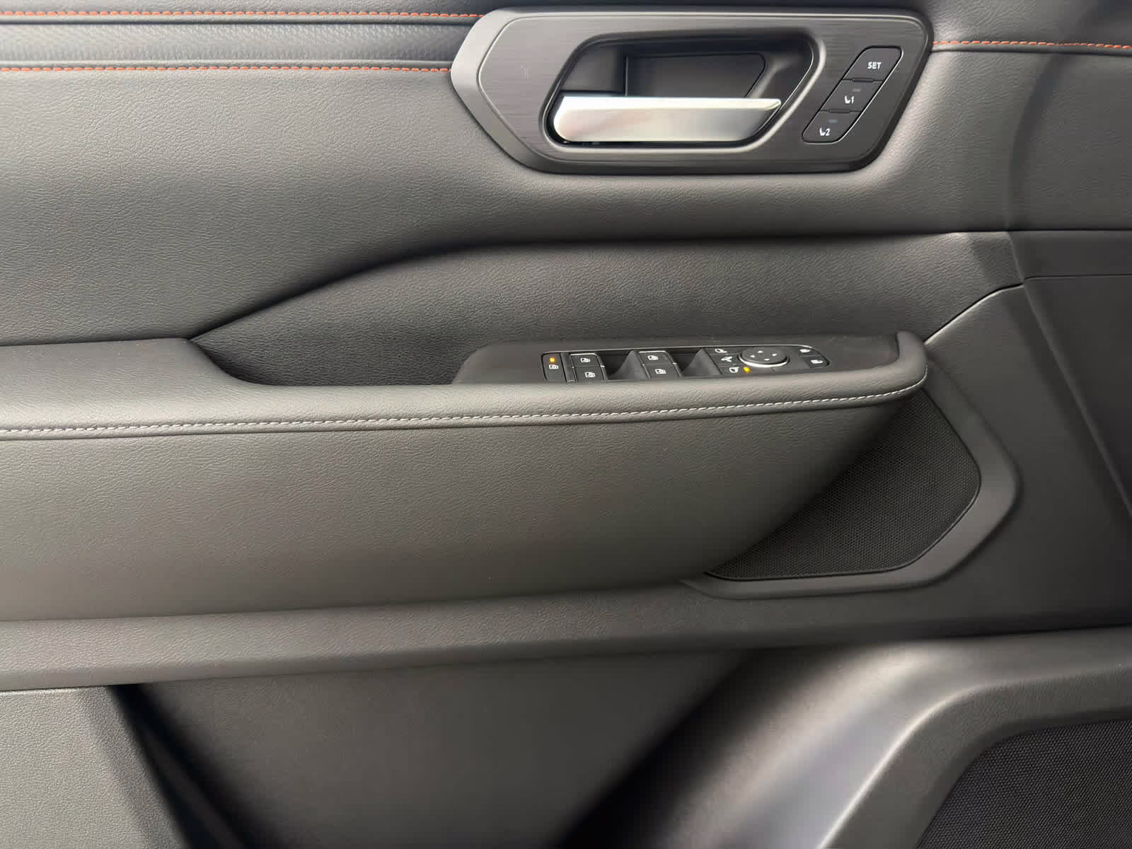 2026 Aspen White Tricoat/Super Black Nissan Armada PRO-4X 4X4 SUV