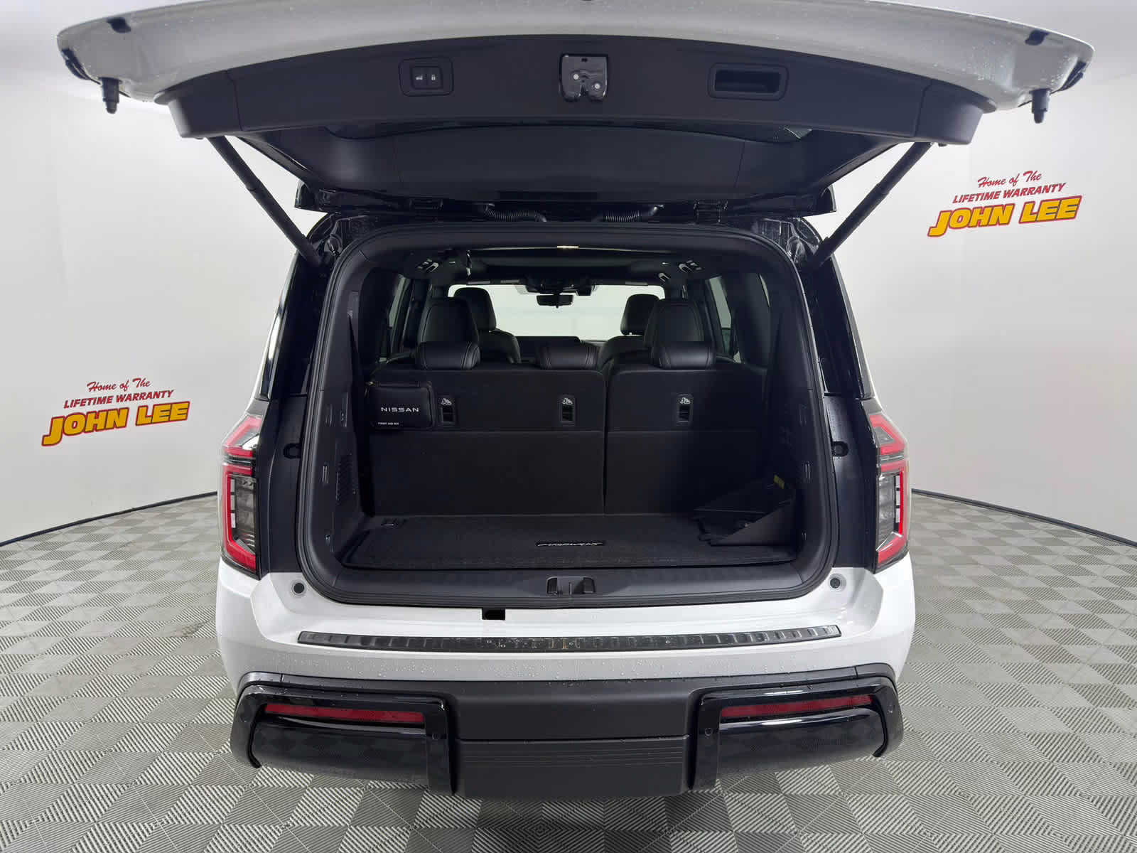 2026 Aspen White Tricoat/Super Black Nissan Armada PRO-4X 4X4 SUV