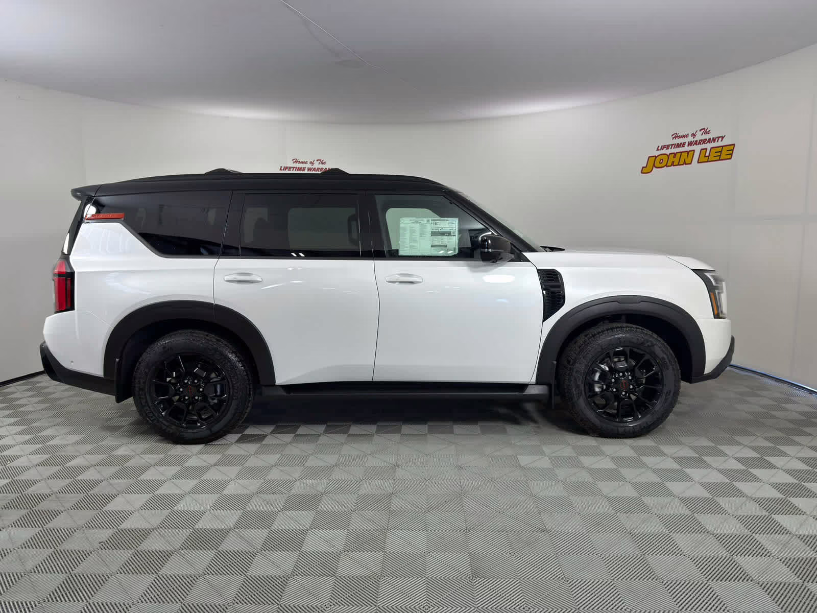 2026 Aspen White Tricoat/Super Black Nissan Armada PRO-4X 4X4 SUV