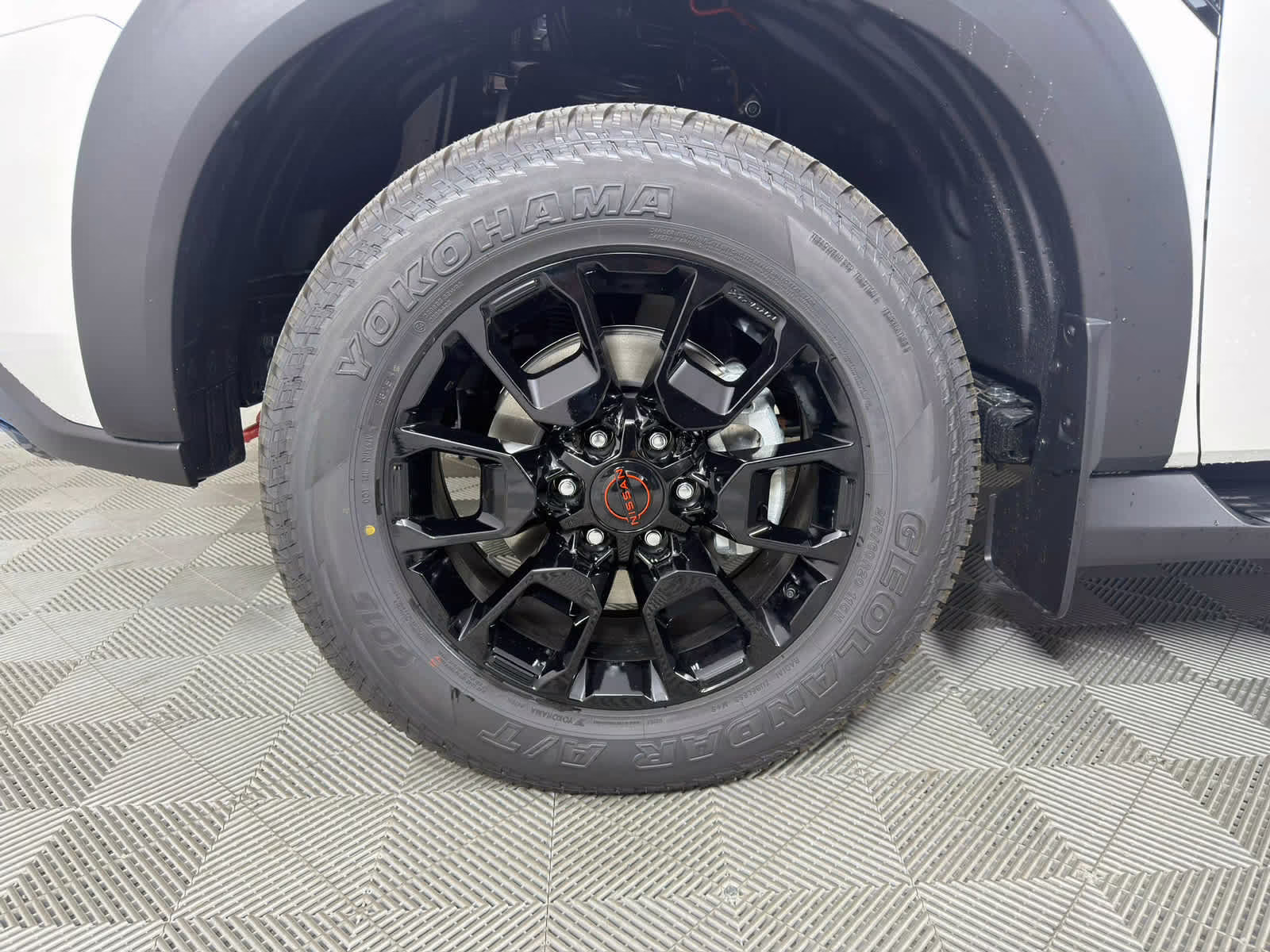 2026 Aspen White Tricoat/Super Black Nissan Armada PRO-4X 4X4 SUV