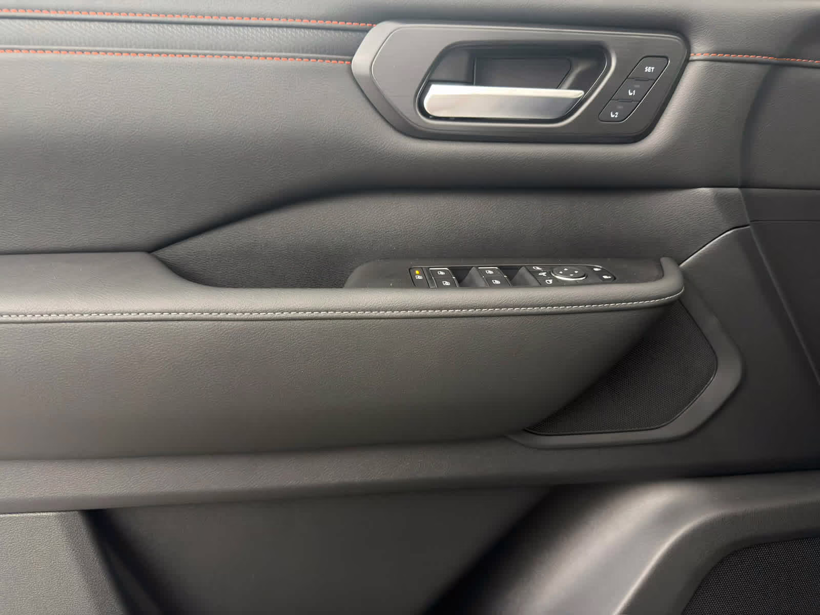 2026 Aspen White Tricoat/Super Black Nissan Armada PRO-4X 4X4 SUV