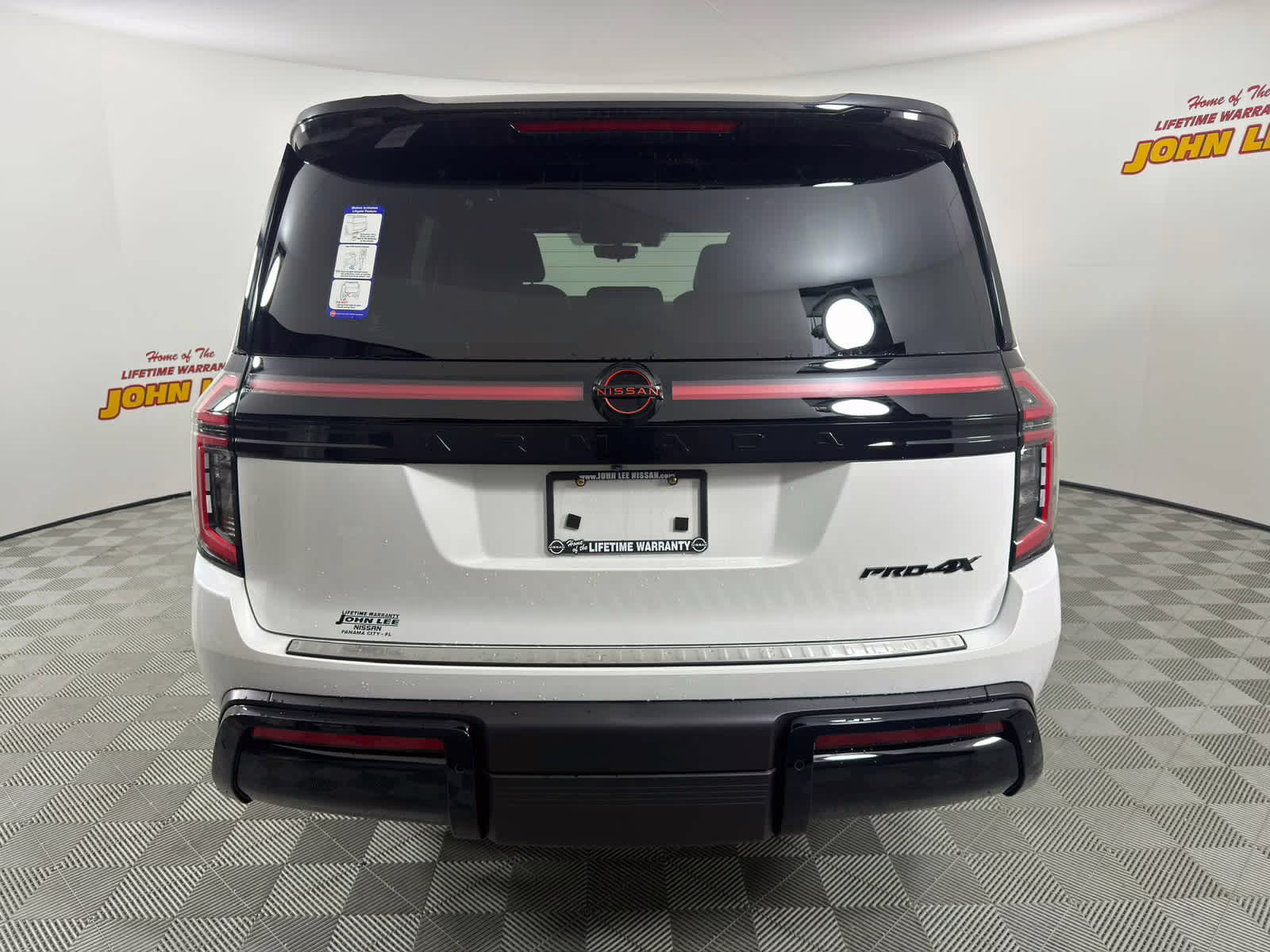 2026 Aspen White Tricoat/Super Black Nissan Armada PRO-4X 4X4 SUV