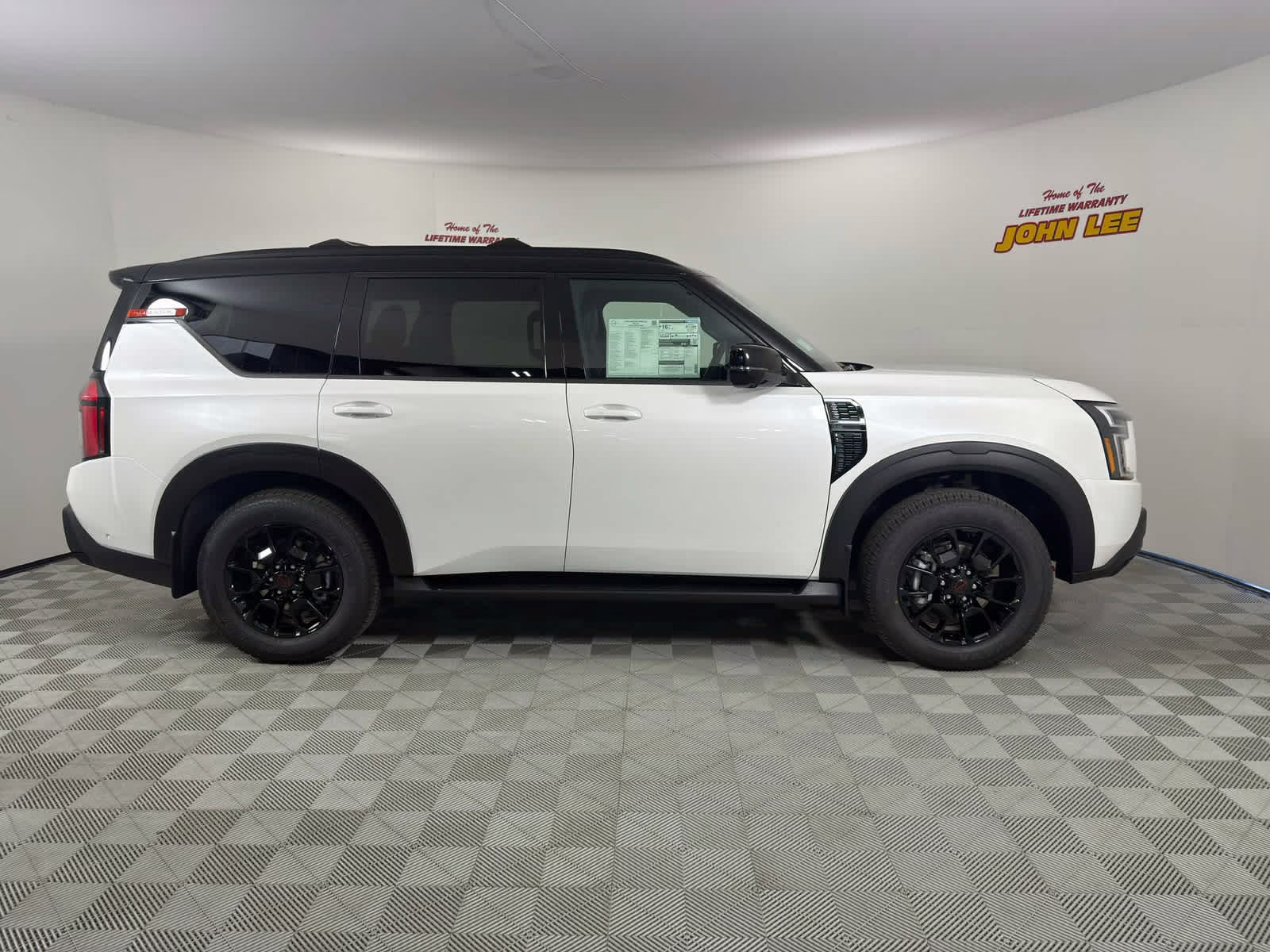 2026 Aspen White Tricoat/Super Black Nissan Armada PRO-4X 4X4 SUV