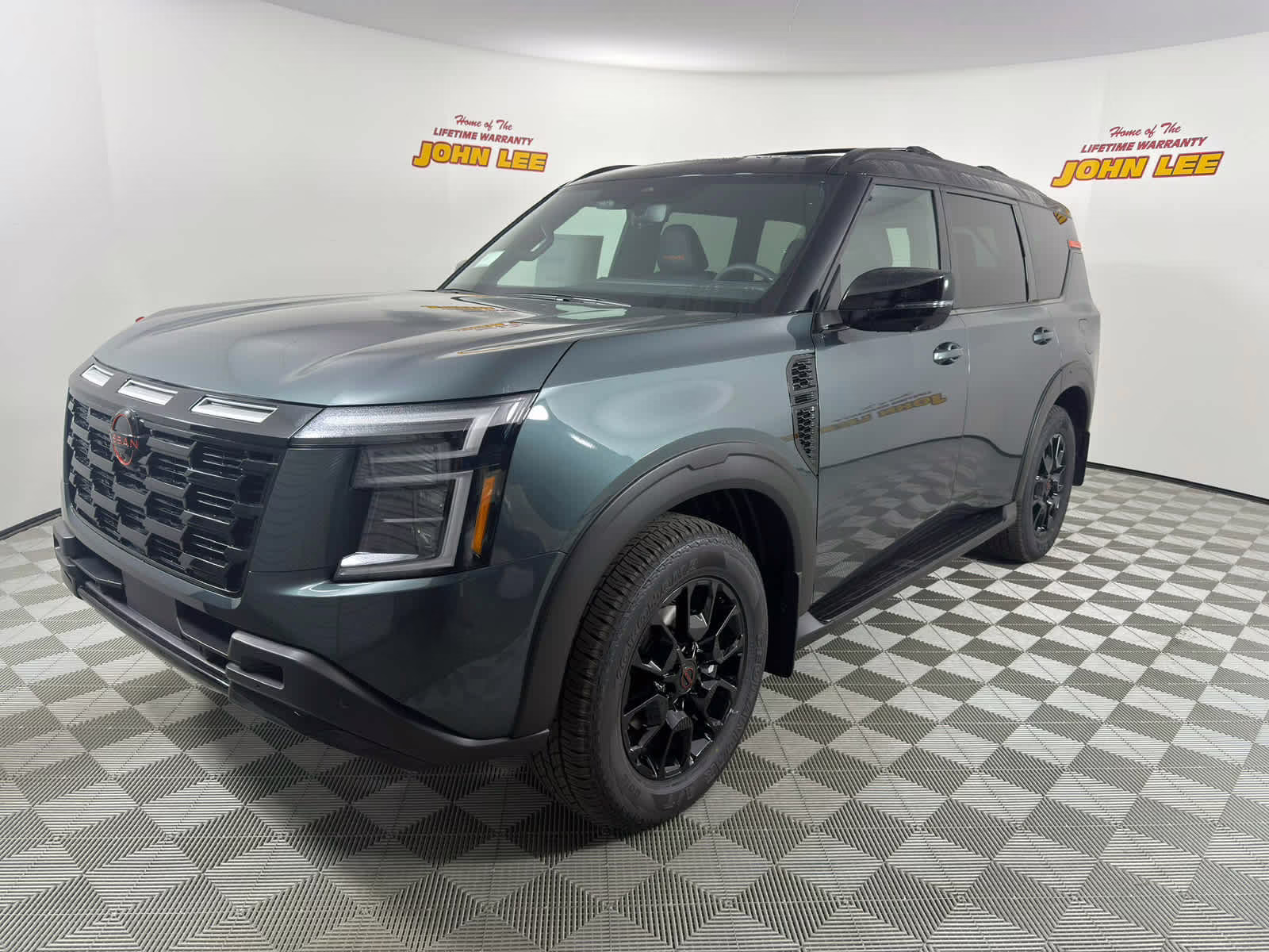 2026 Alpine Metallic/Super Black Nissan Armada PRO-4X 4X4 SUV