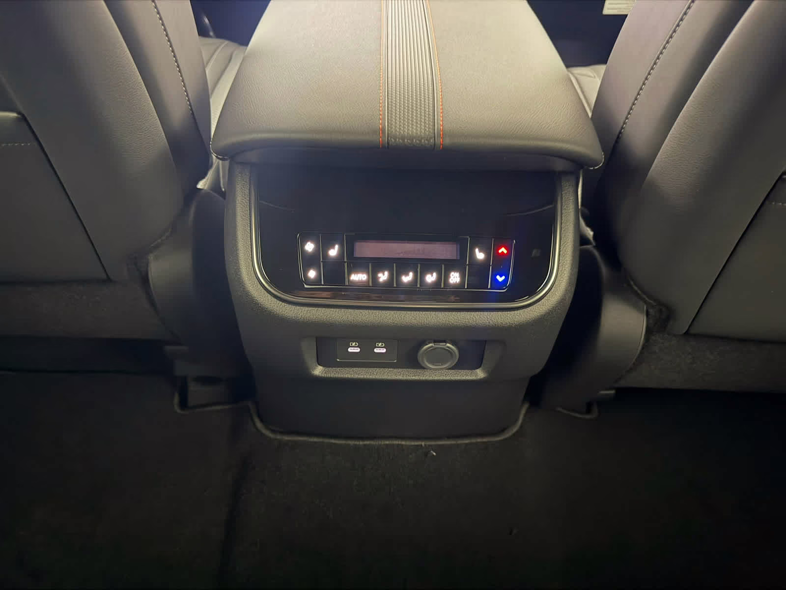 2026 Alpine Metallic/Super Black Nissan Armada PRO-4X 4X4 SUV