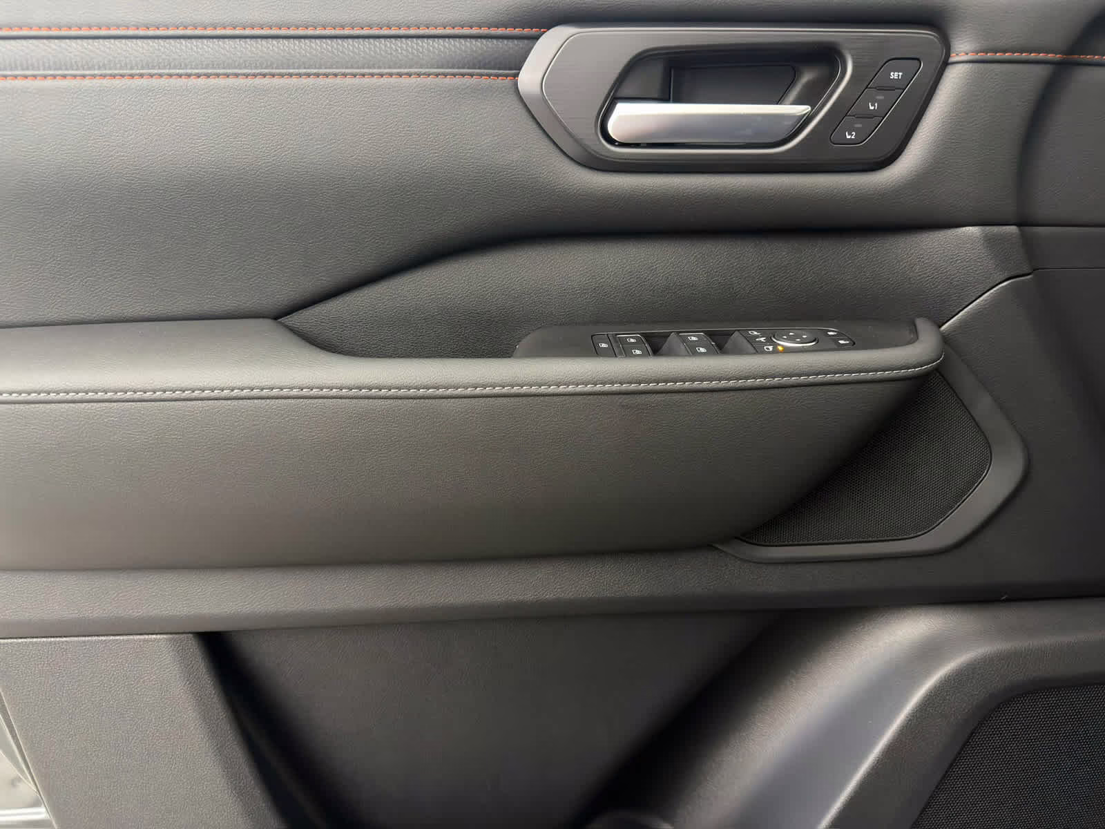 2026 Alpine Metallic/Super Black Nissan Armada PRO-4X 4X4 SUV