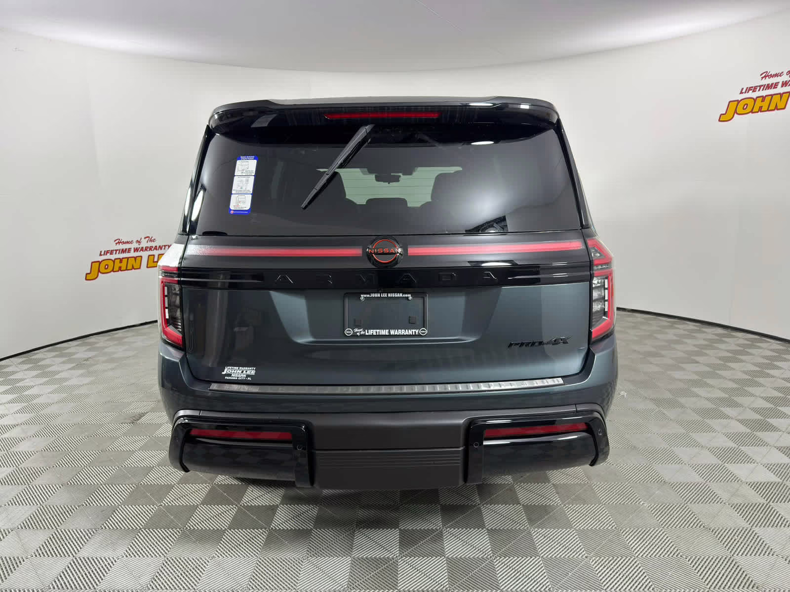 2026 Alpine Metallic/Super Black Nissan Armada PRO-4X 4X4 SUV