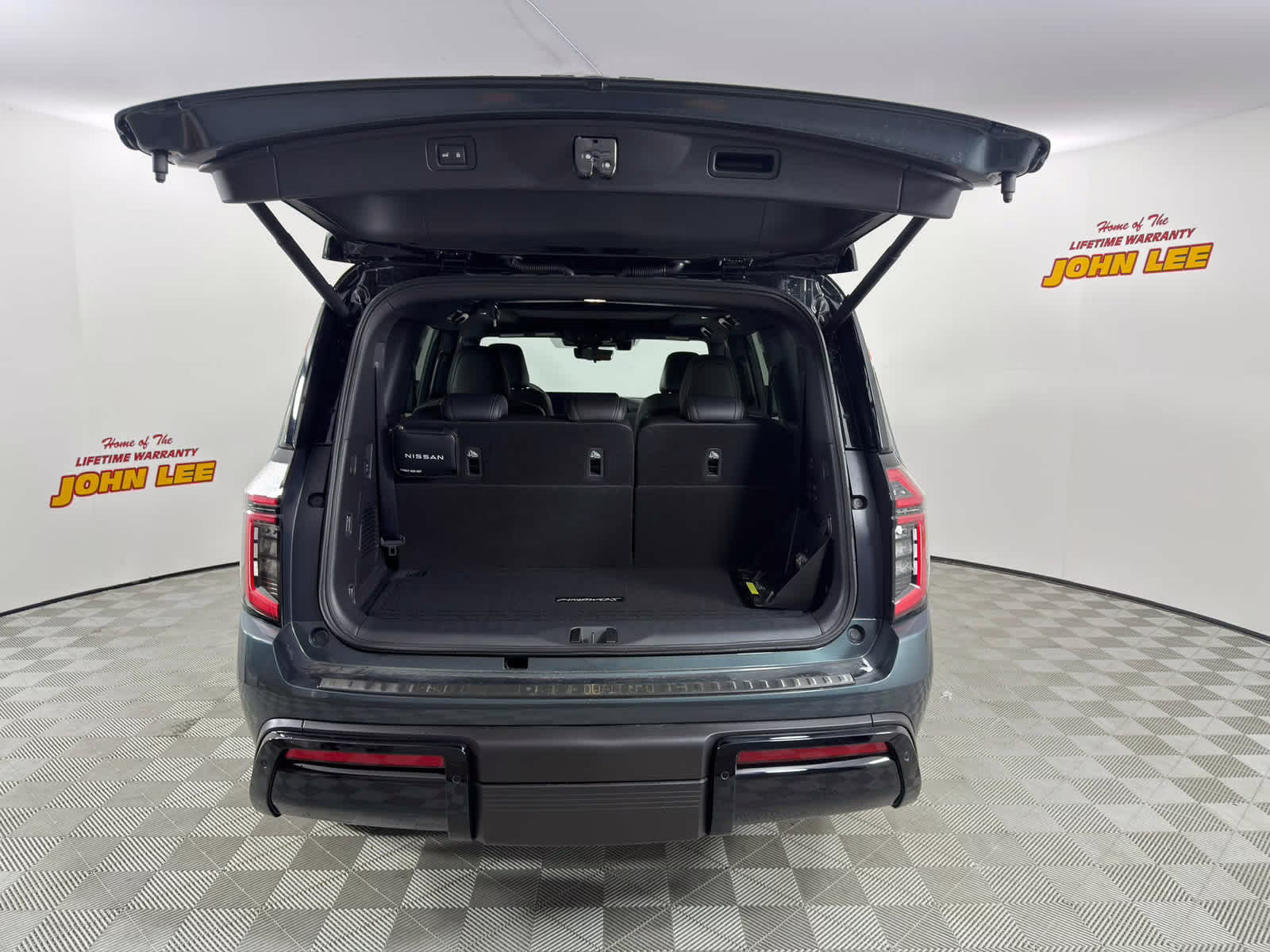 2026 Alpine Metallic/Super Black Nissan Armada PRO-4X 4X4 SUV