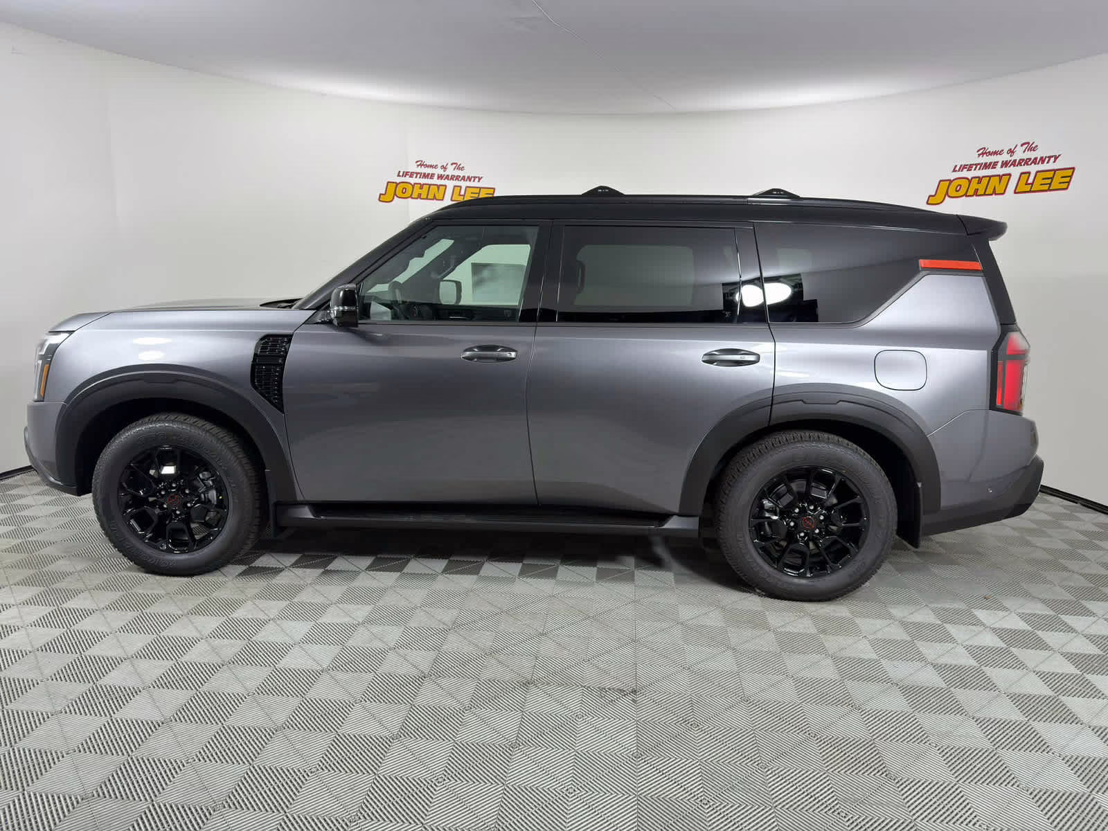 2026 Gun Metallic/Super Black Nissan Armada PRO-4X 4X4 SUV