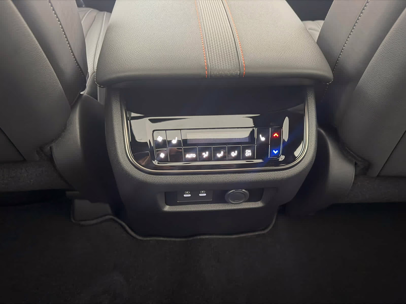 2026 Aspen White Tricoat/Super Black Nissan Armada PRO-4X 4X4 SUV