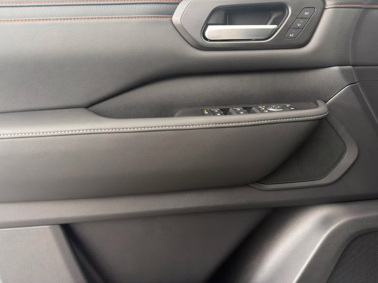 2026 Aspen White Tricoat/Super Black Nissan Armada PRO-4X 4X4 SUV