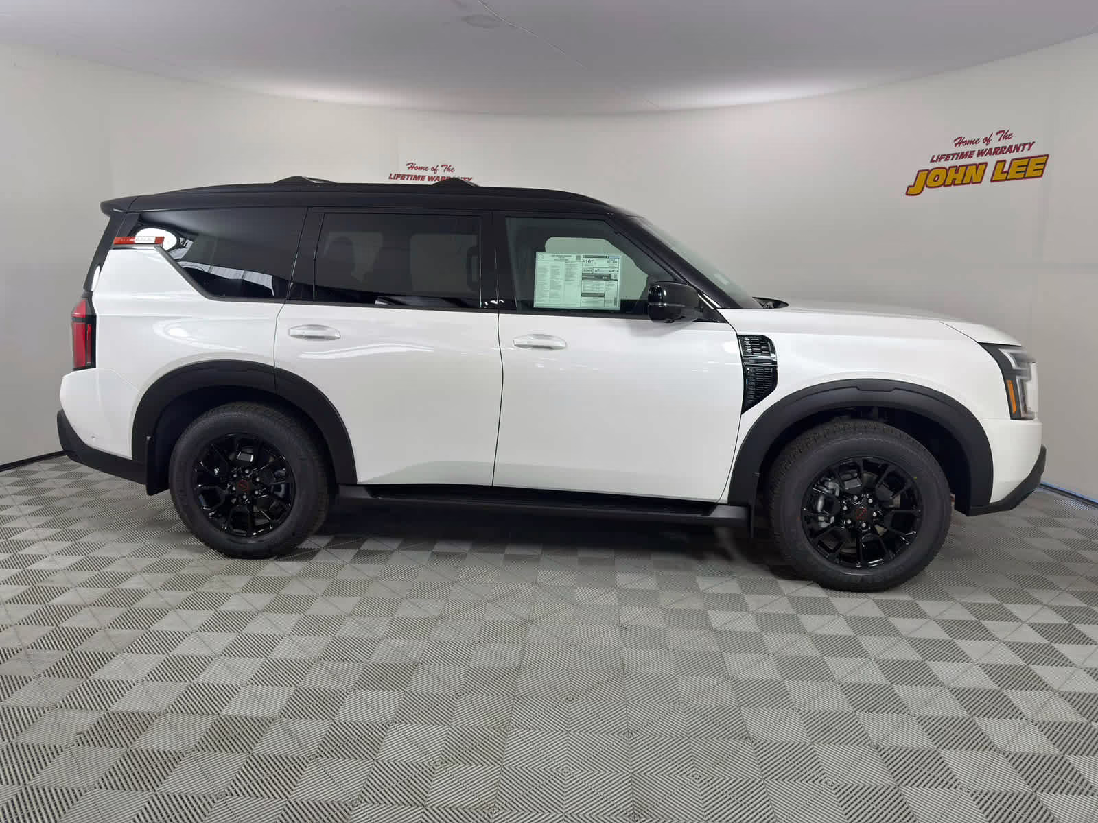 2026 Aspen White Tricoat/Super Black Nissan Armada PRO-4X 4X4 SUV