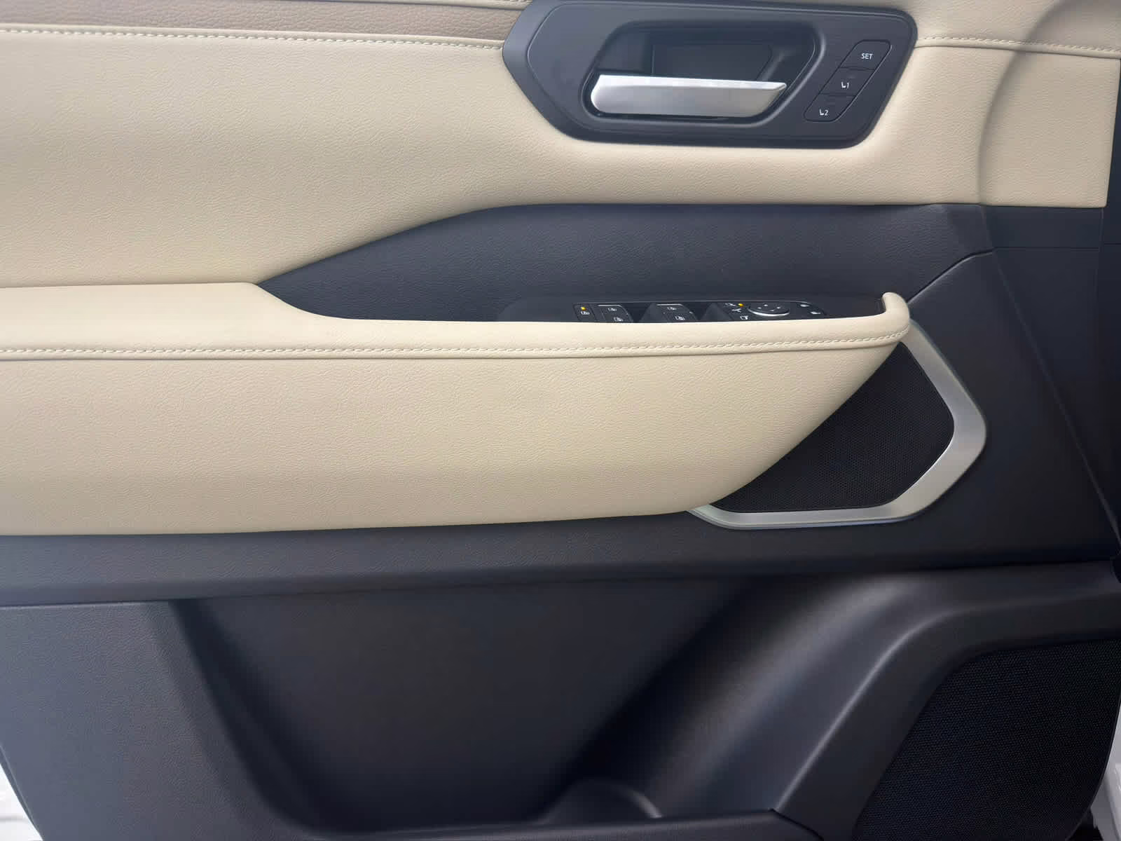 2026 Aspen White Tricoat Nissan Armada Platinum RWD SUV