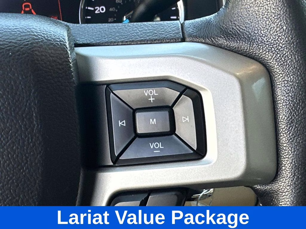 2019 Oxford White Ford Super Duty F-250 SRW Lariat 4X4 Truck