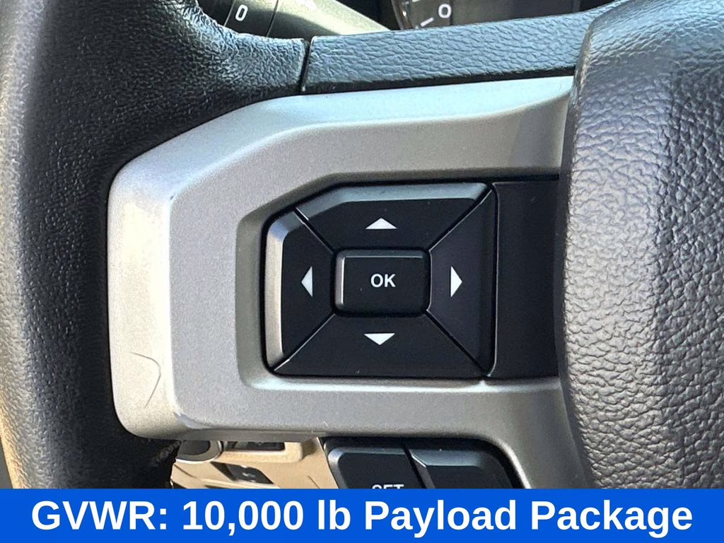 2019 Oxford White Ford Super Duty F-250 SRW Lariat 4X4 Truck