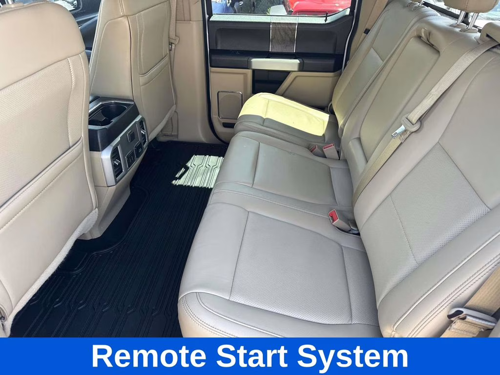 2019 Oxford White Ford Super Duty F-250 SRW Lariat 4X4 Truck