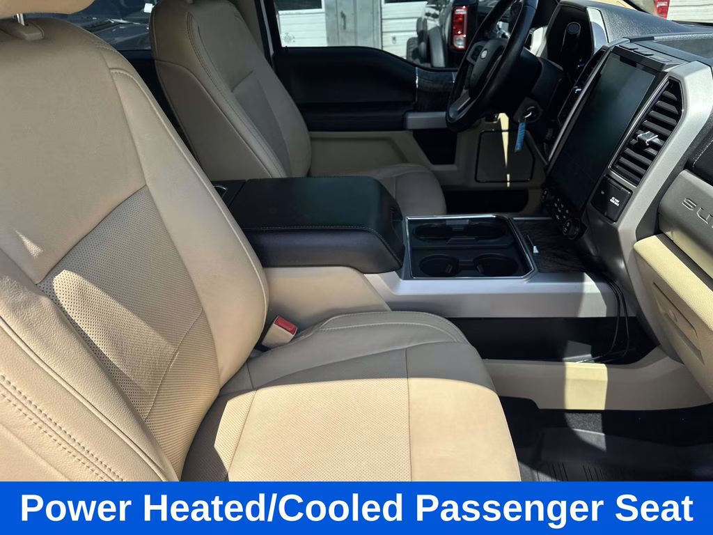 2019 Oxford White Ford Super Duty F-250 SRW Lariat 4X4 Truck