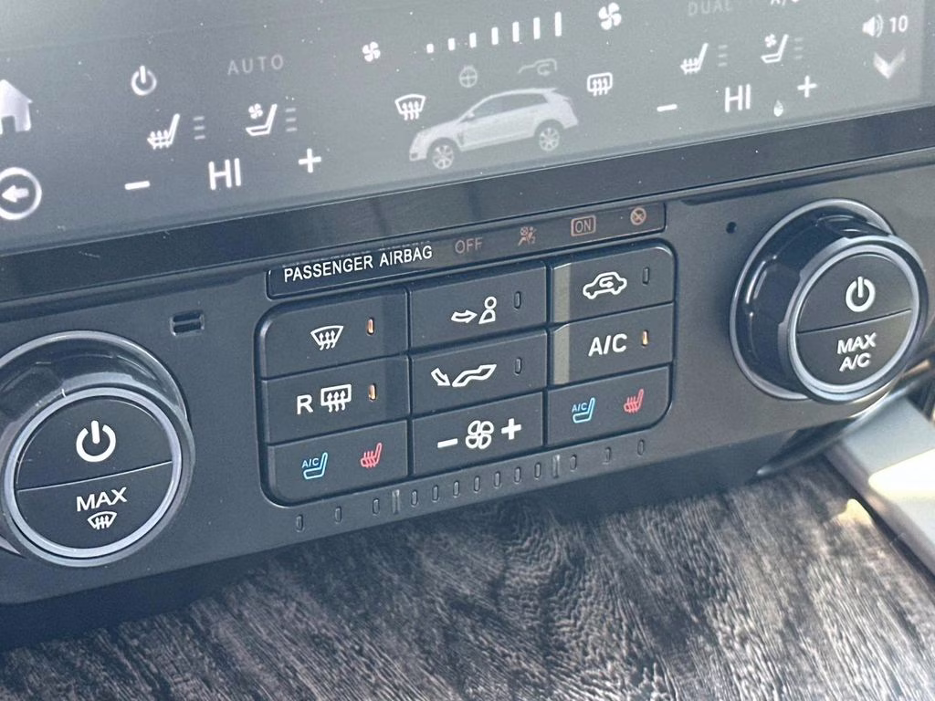 2019 Oxford White Ford Super Duty F-250 SRW Lariat 4X4 Truck