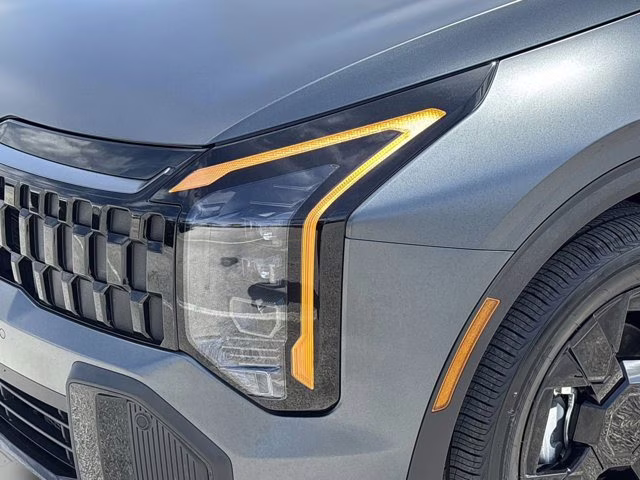 2026 Shadow Matte Gray Kia Sportage Hybrid X-Line AWD SUV