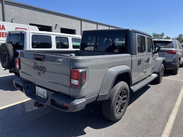 2022 Sting-Gray Clearcoat Jeep Gladiator Sport S 4X4 Truck