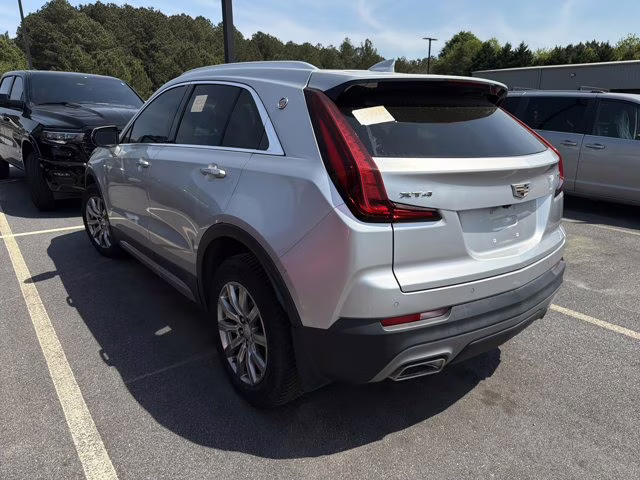 2021 Radiant Silver Metallic Cadillac XT4 FWD Premium Luxury FWD SUV