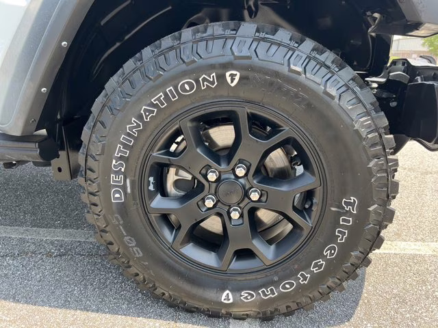 2023 Bright White Clearcoat Jeep Wrangler Willys 4X4 Convertible