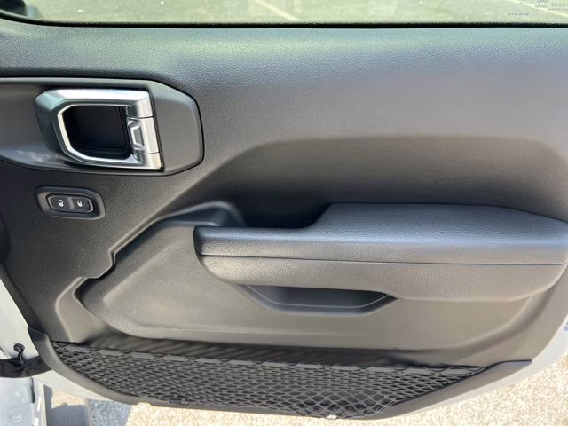 2023 Bright White Clearcoat Jeep Wrangler Willys 4X4 Convertible