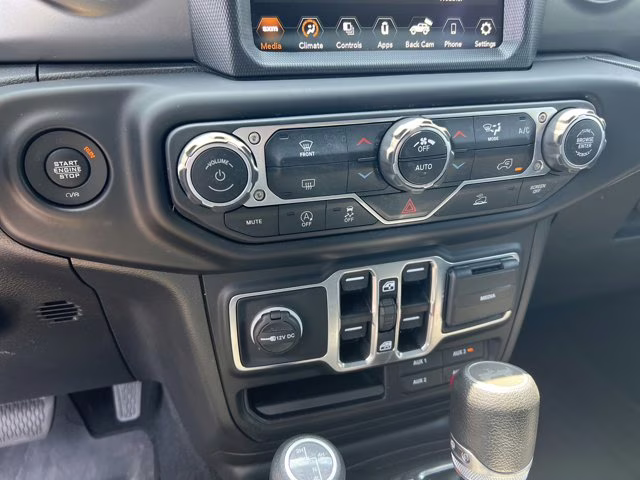 2023 Bright White Clearcoat Jeep Wrangler Willys 4X4 Convertible