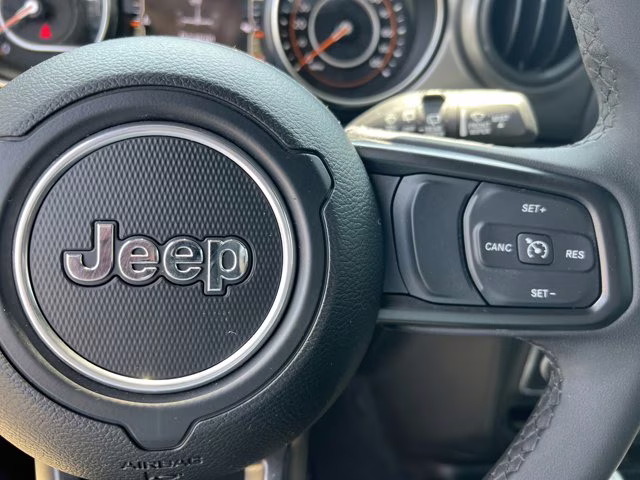 2023 Bright White Clearcoat Jeep Wrangler Willys 4X4 Convertible