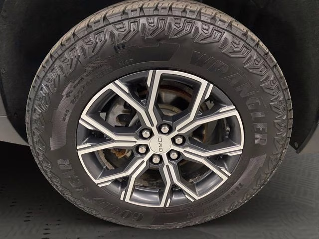 2024 White Frost Tricoat GMC Acadia AT4 AWD SUV