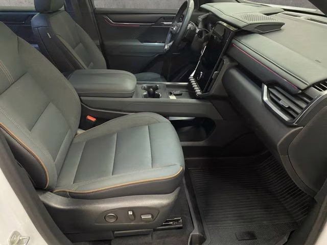 2024 White Frost Tricoat GMC Acadia AT4 AWD SUV