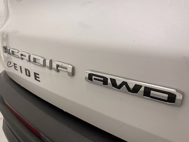 2024 White Frost Tricoat GMC Acadia AT4 AWD SUV