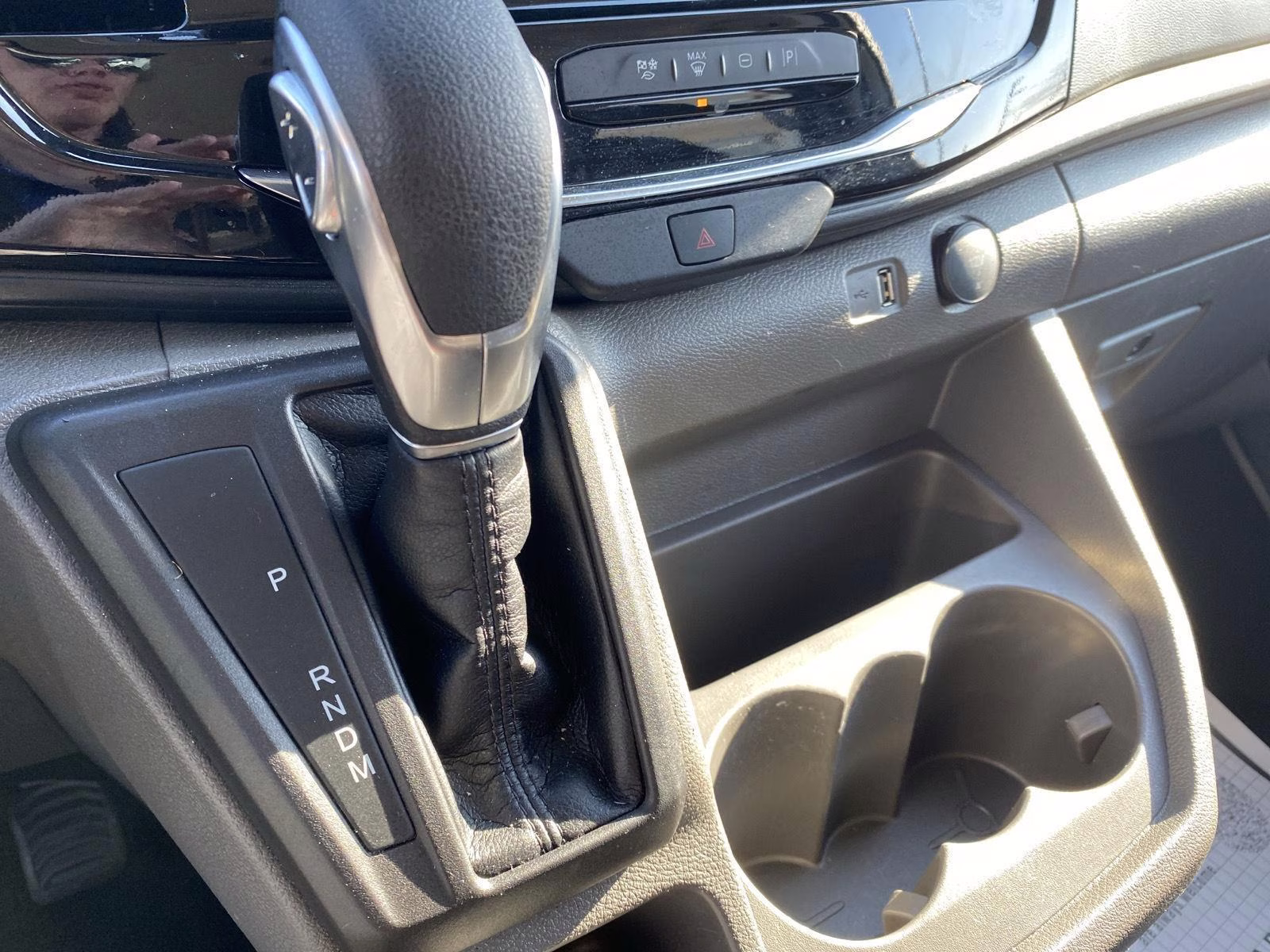 2024 Oxford White Ford Transit Passenger Wagon XLT RWD Van