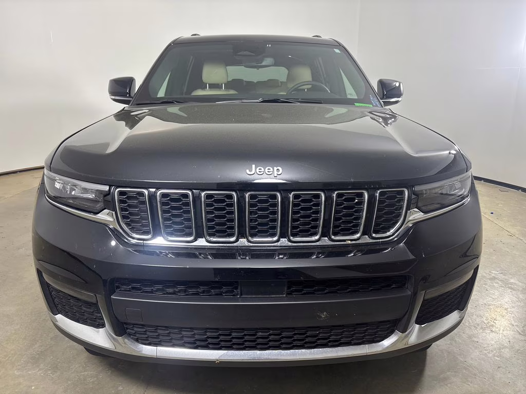2024 Diamond Black Crystal Pearlcoat Jeep Grand Cherokee L Limited 4X4 SUV