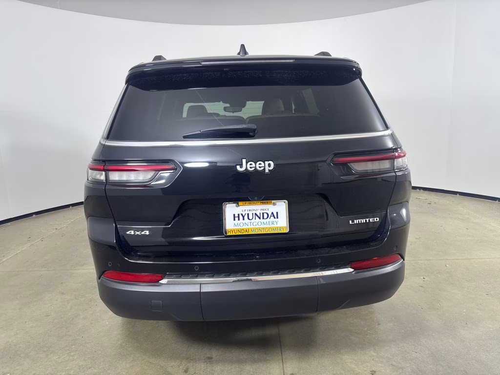 2024 Diamond Black Crystal Pearlcoat Jeep Grand Cherokee L Limited 4X4 SUV