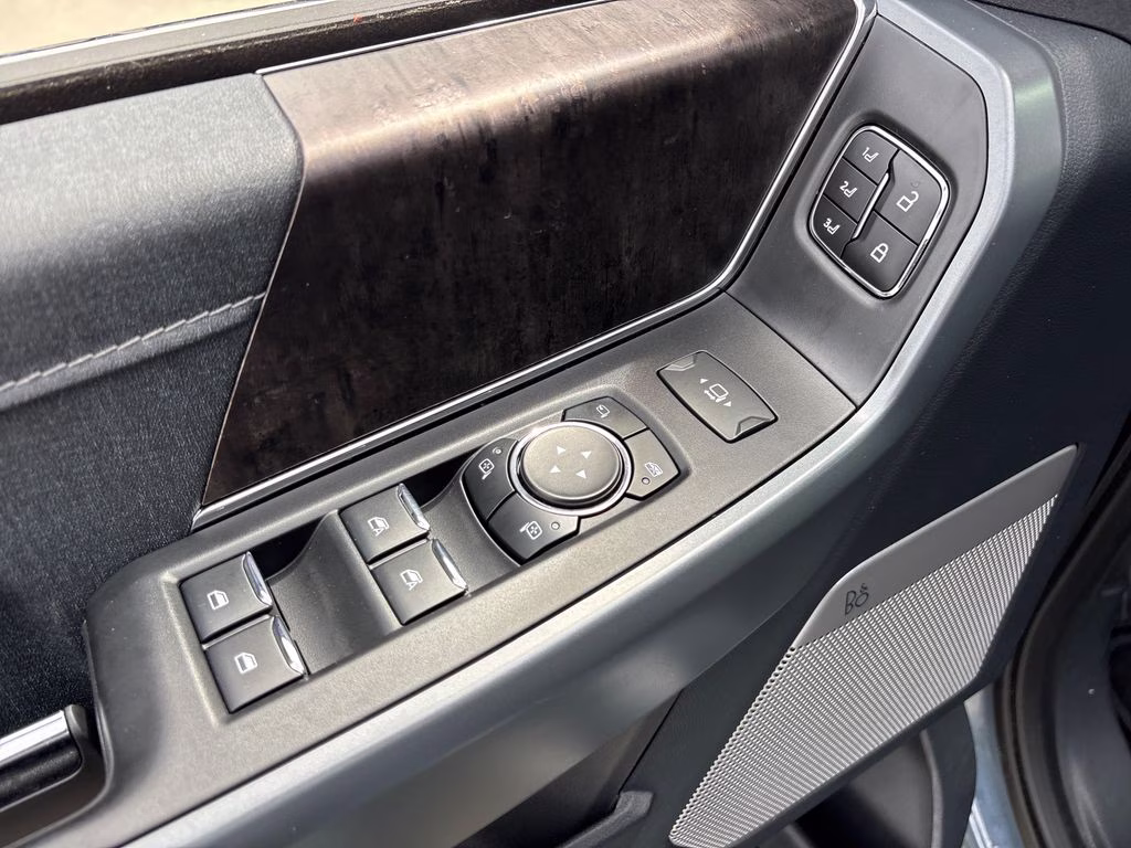 2023 Azure Gray Metallic Tri-Coat Ford F-150 Lariat 4X4 Truck