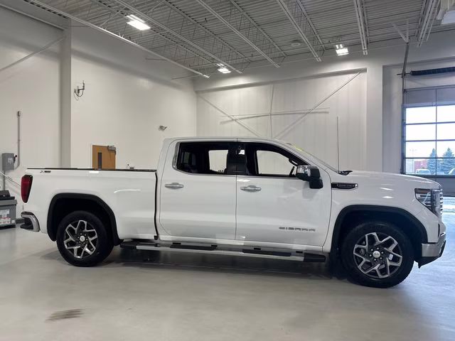 2023 Summit White GMC Sierra 1500 SLT 4X4 Truck