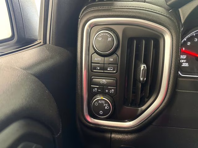 2019 Northsky Blue Metallic Chevrolet Silverado 1500 LT 4X4 Truck