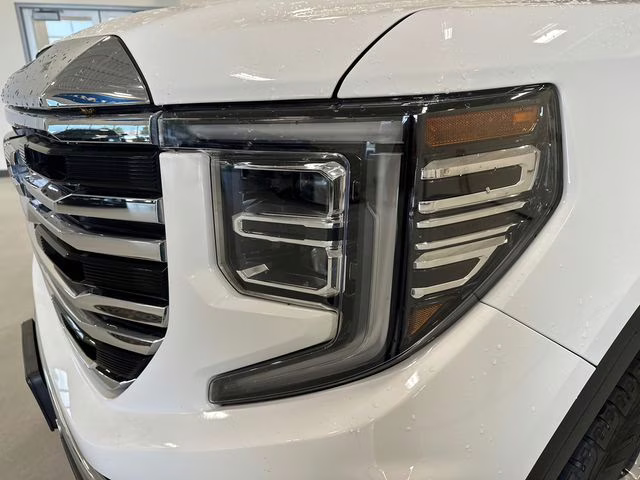 2023 Summit White GMC Sierra 1500 SLT 4X4 Truck