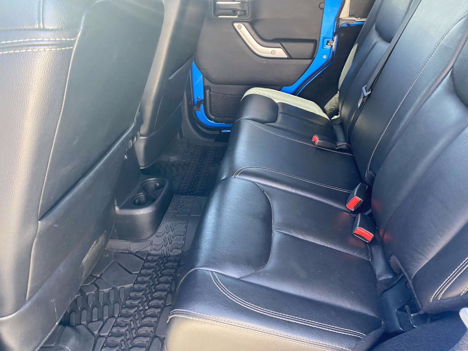 2015 Hydro Blue Pearl Coat Jeep Wrangler Unlimited Sahara 4X4 SUV