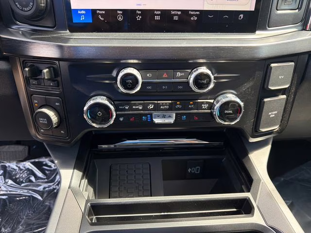 2026 Agate Black Metallic Ford Super Duty F-250 SRW Lariat 4X4 Truck