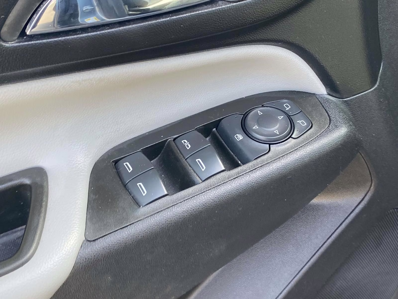 2023 Sterling Gray Metallic Chevrolet Equinox LS FWD SUV