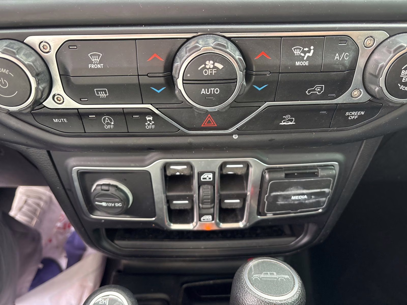 2021 Bright White Clearcoat Jeep Gladiator Sport 4X4 Truck