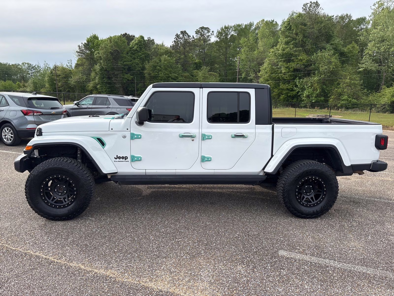 2021 Bright White Clearcoat Jeep Gladiator Sport 4X4 Truck