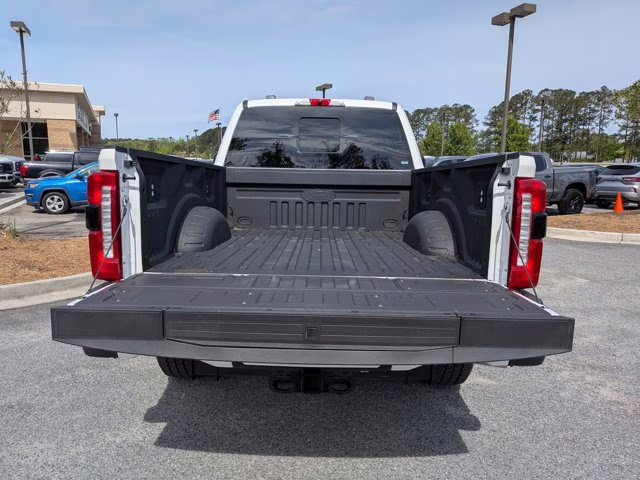2026 White Metallic Ford Super Duty F-250 SRW LARIAT 4X4 Truck