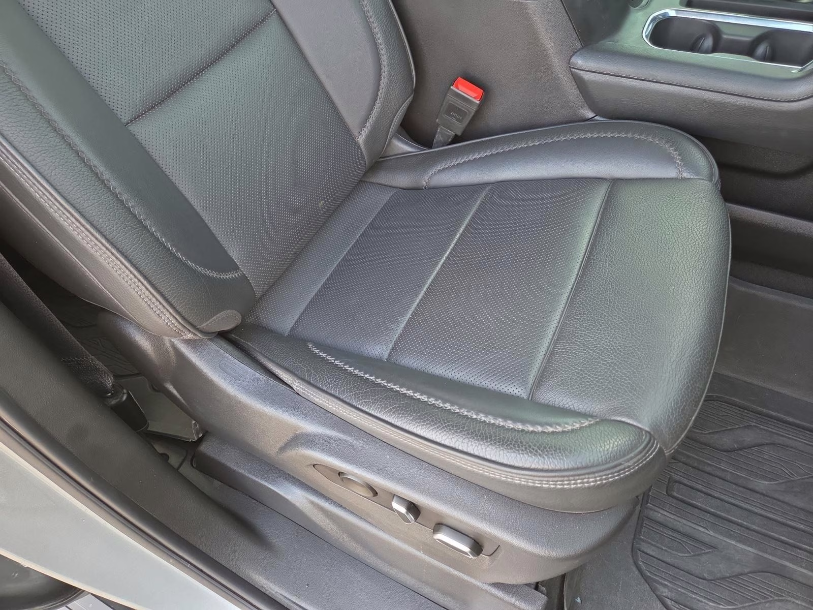 2023 Sterling Metallic GMC Sierra 1500 Denali 4X4 Truck